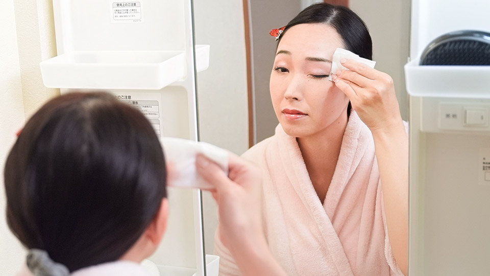 Mina Sakura – Natural Beauty: Ms. Sakura’s Real Face